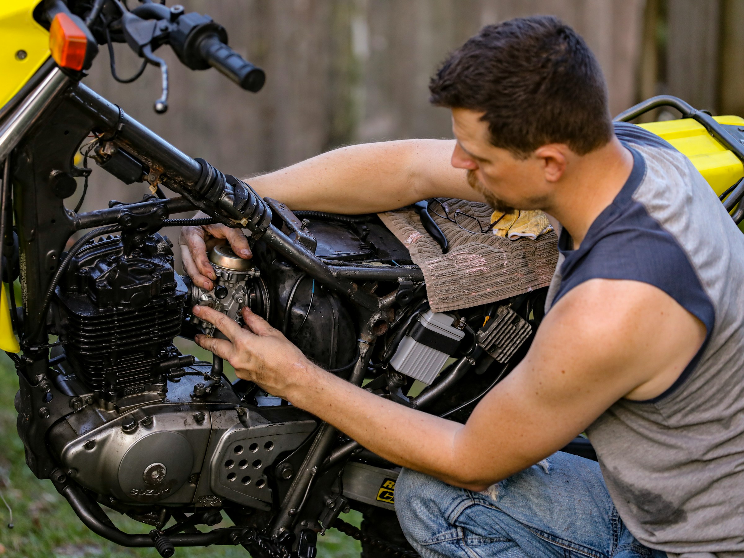 découvrez nos conseils indispensables pour l'entretien de votre moto. apprenez à prolonger la durée de vie de votre véhicule, à effectuer les réparations nécessaires et à garantir une conduite en toute sécurité. ne laissez