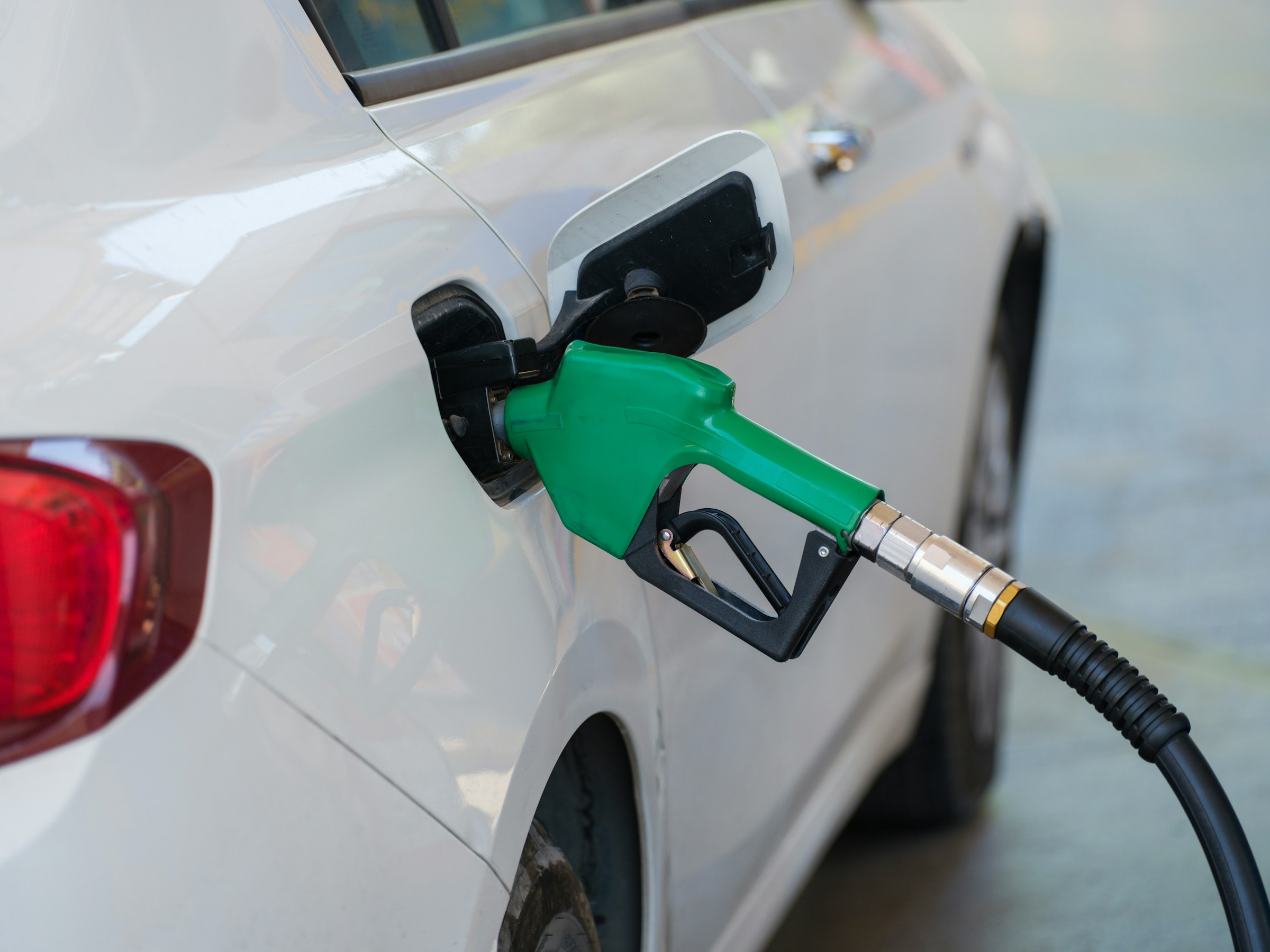 découvrez tout sur la consommation de carburant : conseils pratiques pour réduire vos dépenses, impacts environnementaux et astuces pour optimiser l'efficacité de votre véhicule.