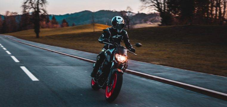découvrez notre sélection de motos, des modèles sportifs aux cruisers, adaptés à tous les passionnés de deux-roues. explorez également nos conseils d'entretien et nos accessoires pour profiter pleinement de votre expérience de conduite.